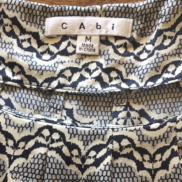 CABI SILK Cap Sleeve top Medium - Picture 7 of 8